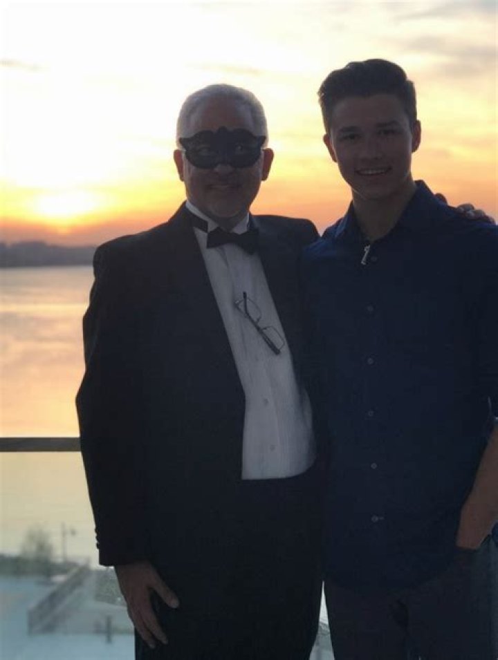 David Kushner Wiki, Age of Singer, Songs, Parents, Girlfriend, Height, and Net worth