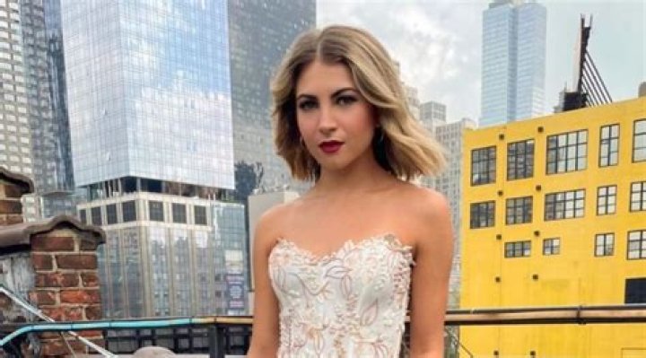 Emily Dobson Age, Height, Boyfriend, Net Worth, Crush, Dancer