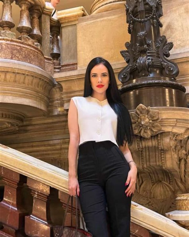 Ingrid Contreras Wiki, Age, Height, Net Worth, Songs