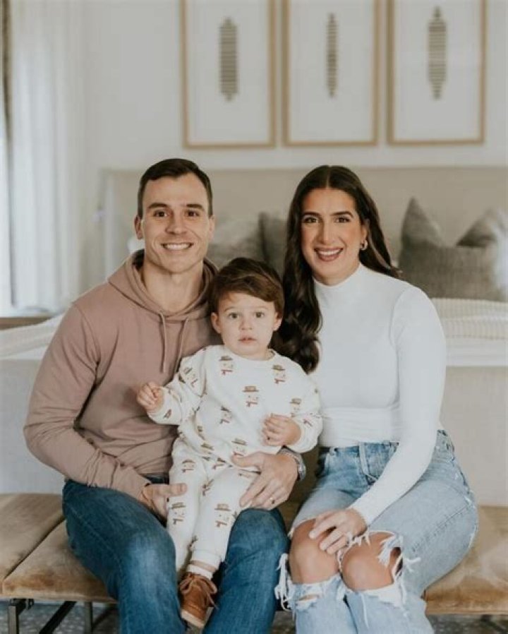 Wiki/Bio, age, net worth, husband, and kids.
